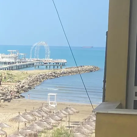 Beachfront Appartamento *