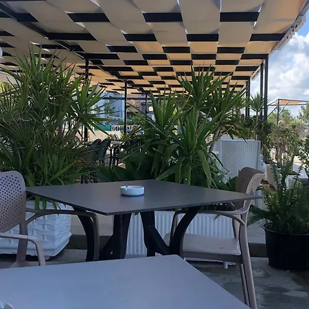 Beachfront Апартаменты *